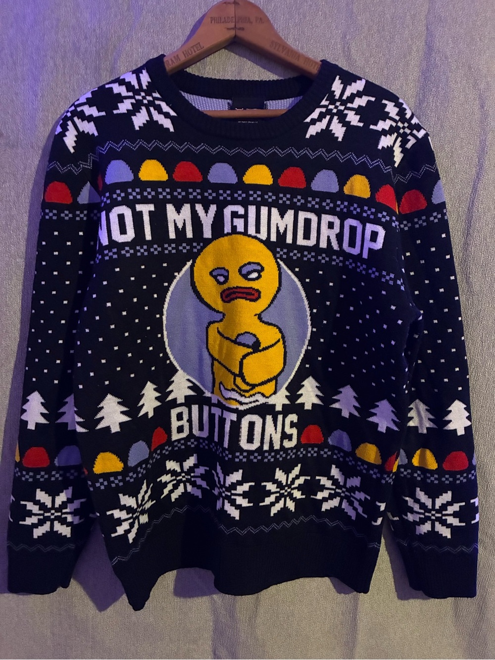 Not My Gumdrop Buttons Graphic sherk DREAM WORKS Sweater - size M
